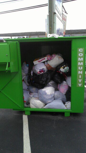 Credential clothing donation bin Bank & Vogue